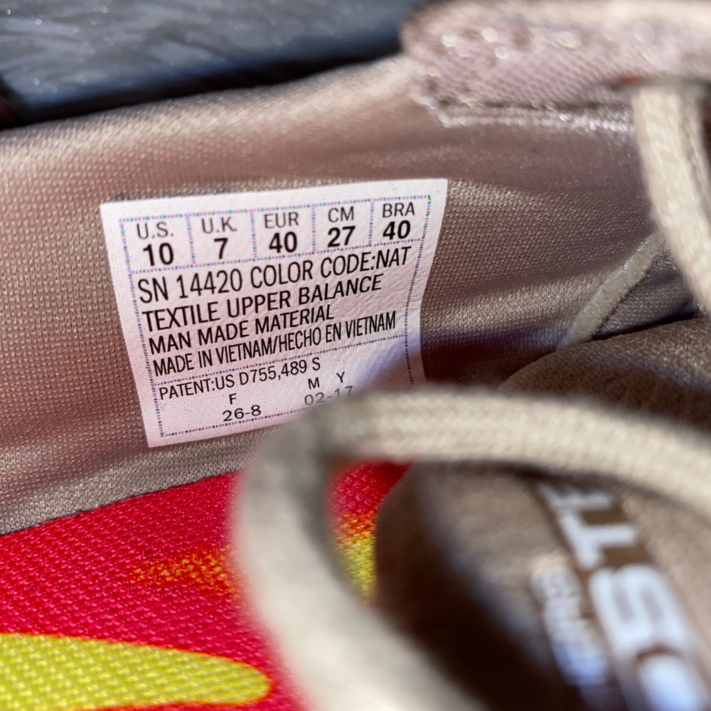 Sketchers Goga Max Boat Shoes in Very Good Barely worn condition - Picture 7 of 7